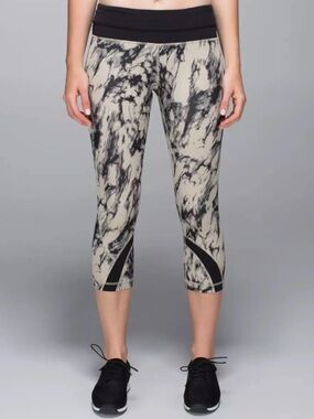 Lululemon Run Inspire Crop Legging - Size 6